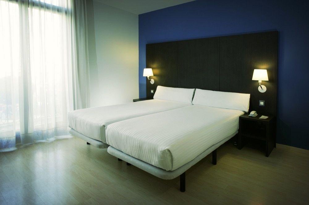Oriente Atiram Hotel Barcelona Room photo